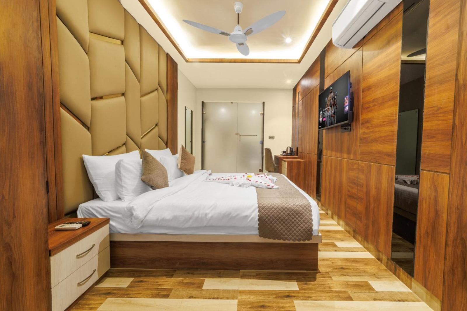 Hotel Golden Peacock ハリドワール エクステリア 写真